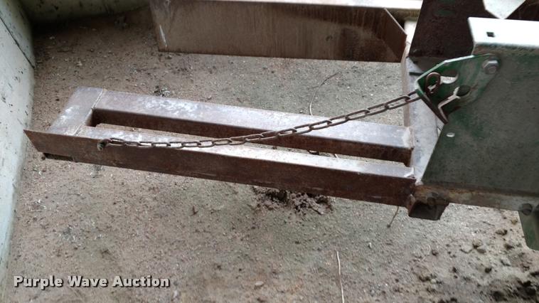 image for item DA4380 John Deere 348 small square baler