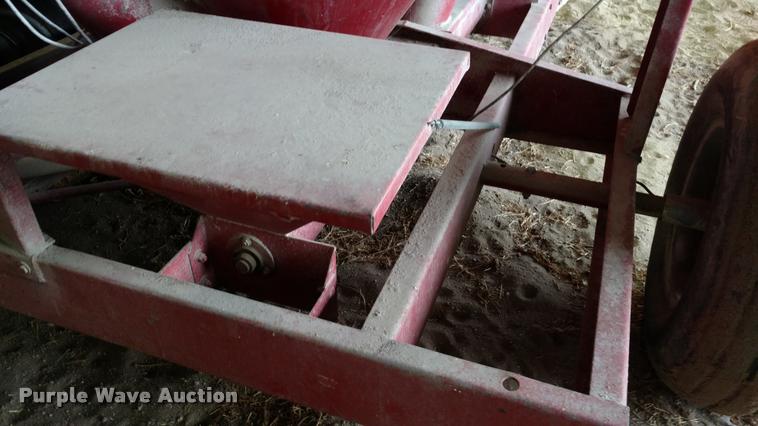 image for item DA4381 Farm Hand 822 grinder/mixer