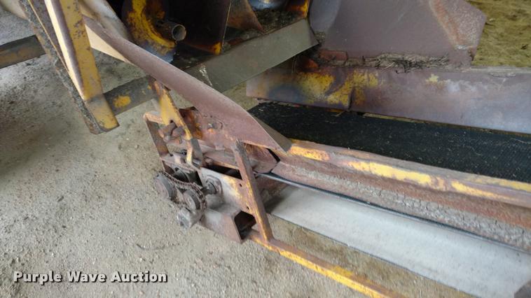 image for item DA4383 HayBuster RG9 tub grinder