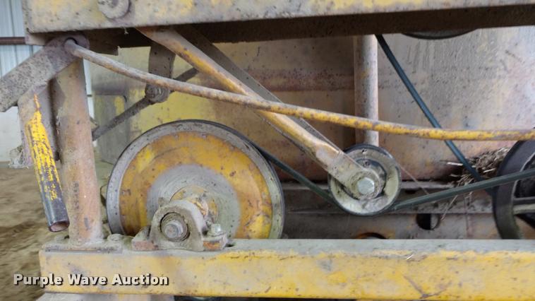 image for item DA4383 HayBuster RG9 tub grinder