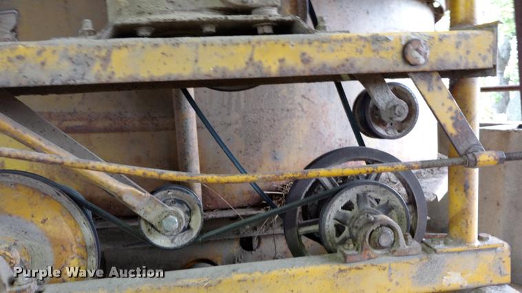 image for item DA4383 HayBuster RG9 tub grinder