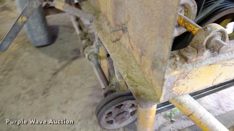 image for item DA4383 HayBuster RG9 tub grinder