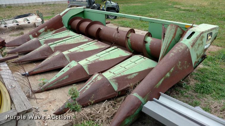 image for item DA4384 John Deere 653A row crop head