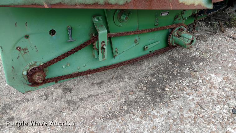image for item DA4384 John Deere 653A row crop head