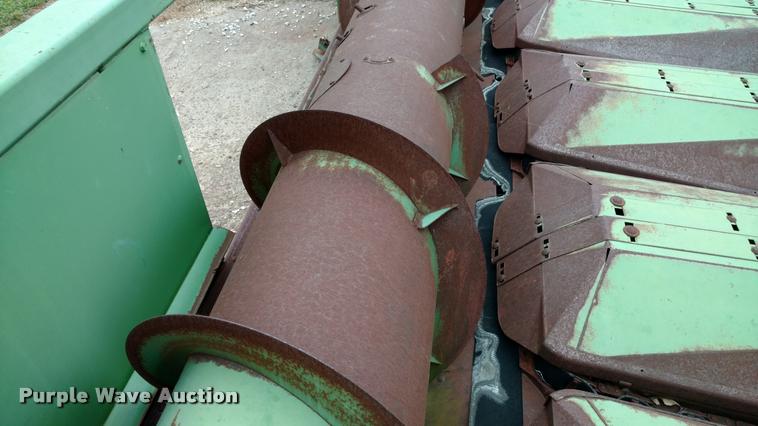 image for item DA4384 John Deere 653A row crop head