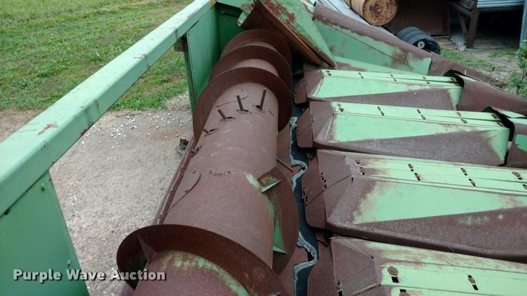 image for item DA4384 John Deere 653A row crop head