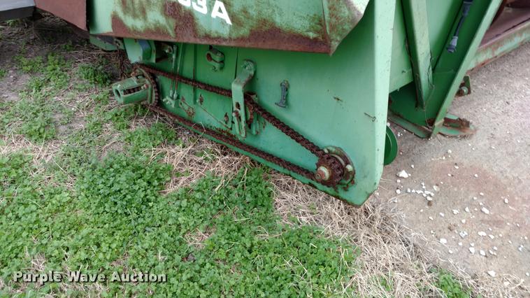 image for item DA4384 John Deere 653A row crop head