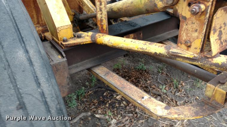 image for item DA4385 Hancock elevating scraper