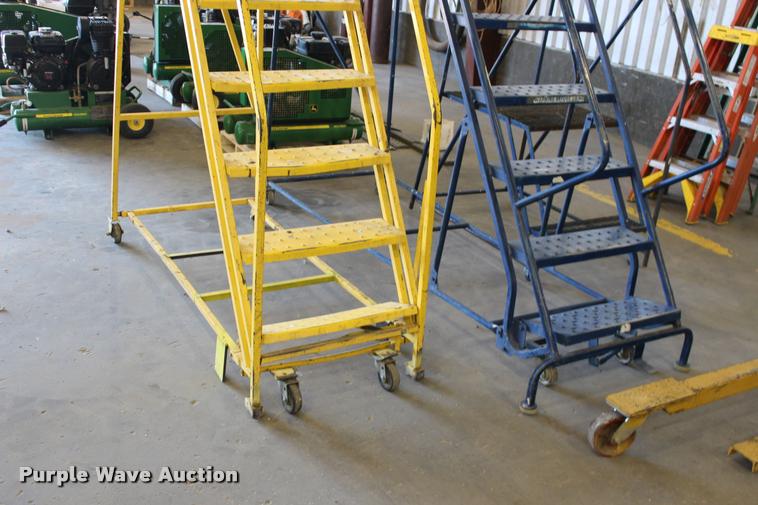 image for item DA4432 (3) shop ladders