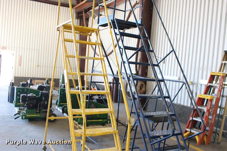 image for item DA4432 (3) shop ladders