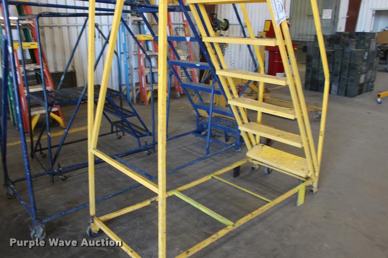 image for item DA4432 (3) shop ladders