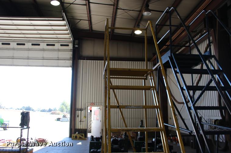 image for item DA4432 (3) shop ladders