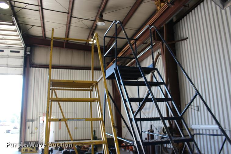 image for item DA4432 (3) shop ladders