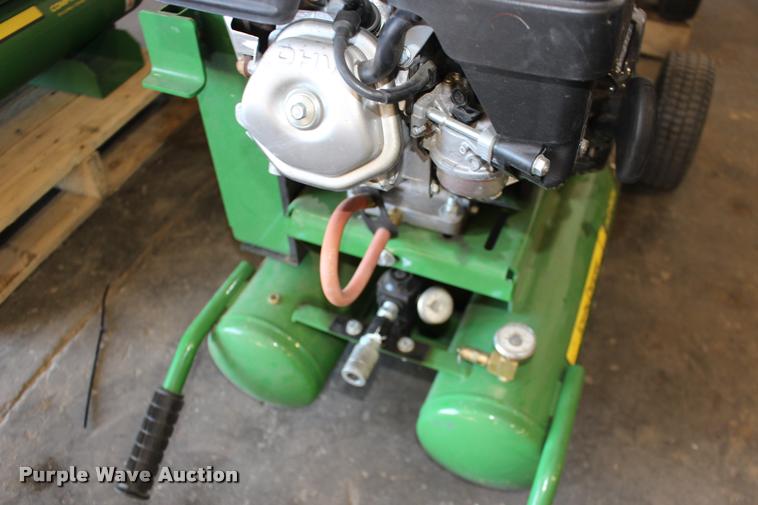image for item DA4439 John Deere AC2-8GH air compressor