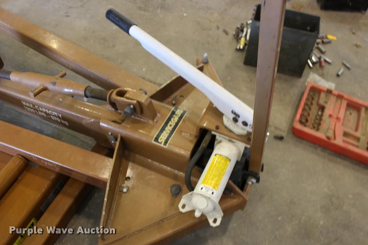 image for item DA4459 John Deere JT07056A service jack