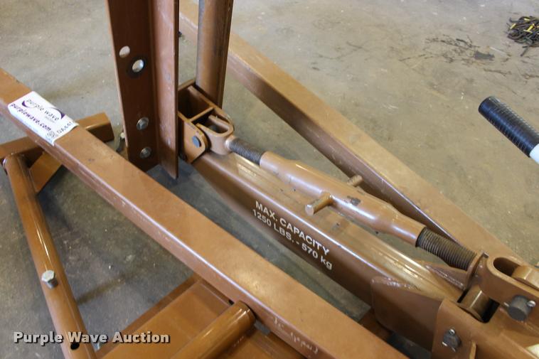 image for item DA4459 John Deere JT07056A service jack