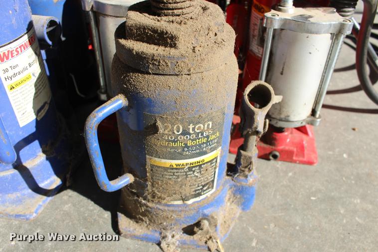 image for item DA4471 (11) bottle jacks