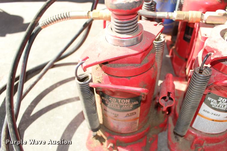 image for item DA4471 (11) bottle jacks