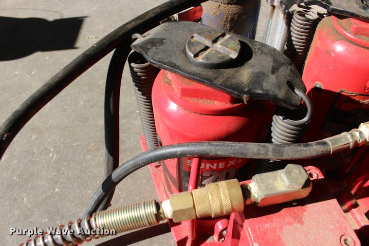 image for item DA4471 (11) bottle jacks