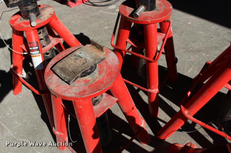 image for item DA4474 (8) jack stands