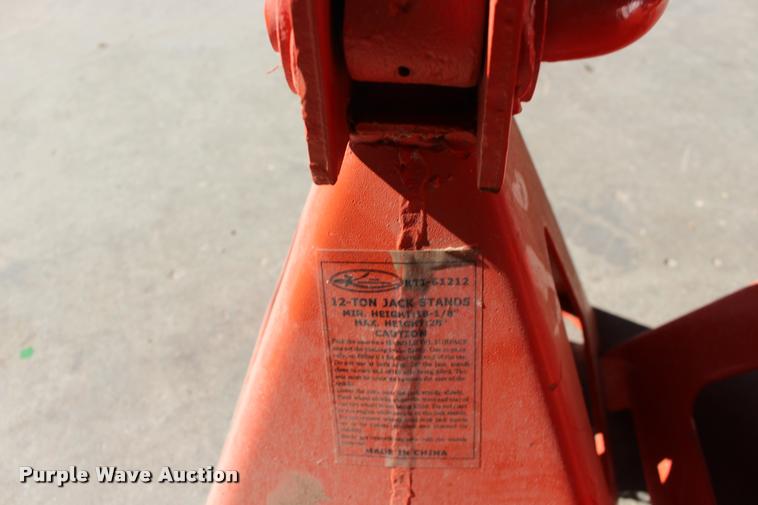 image for item DA4474 (8) jack stands