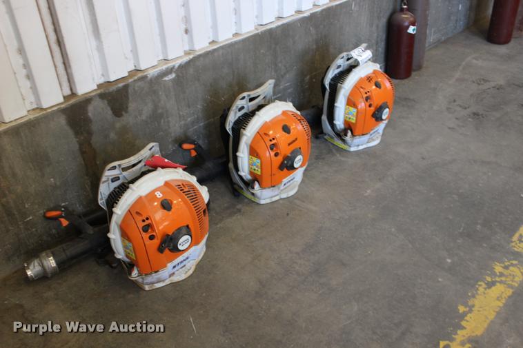 image for item DA4479 (3) Stihl BR600 backpack blowers