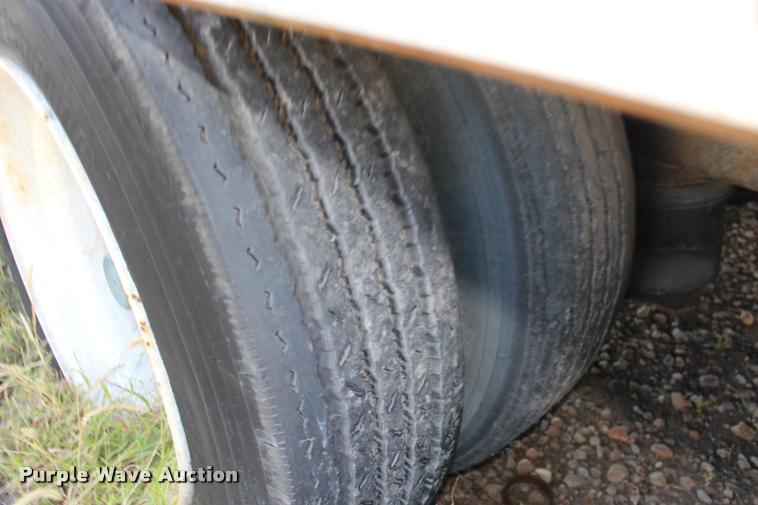 image for item DA4483 1994 Kentucky dry van trailer