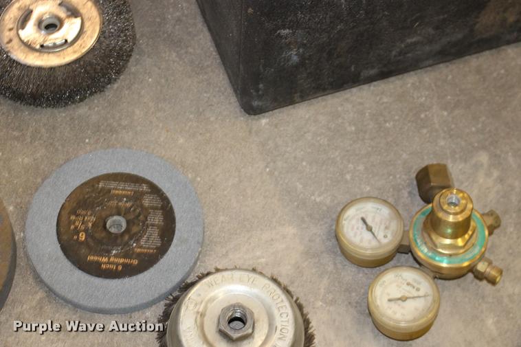 image for item DA4495 Shop equipment