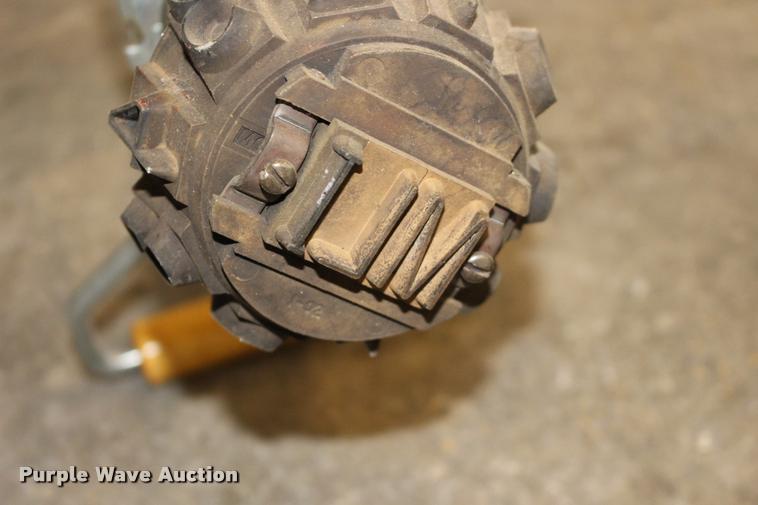 image for item DA4495 Shop equipment