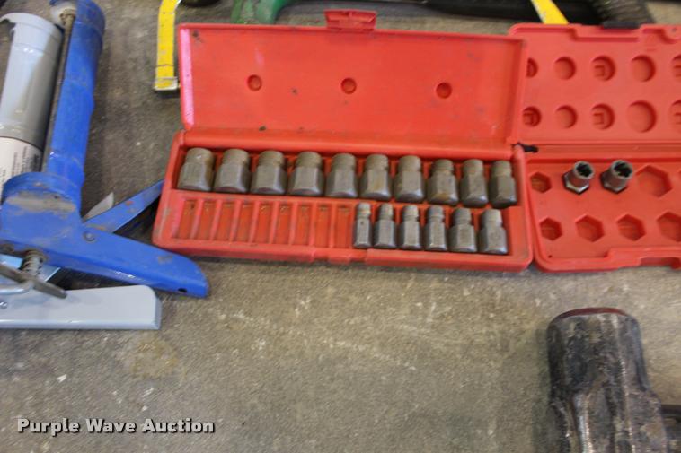 image for item DA4495 Shop equipment