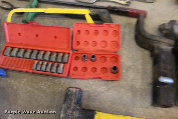 image for item DA4495 Shop equipment