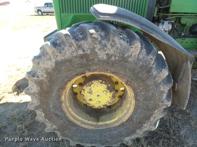 image for item DA4668 1984 John Deere 4850 MFWD tractor