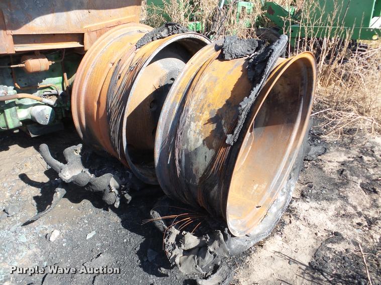 image for item DA8981 1973 John Deere 4630 tractor