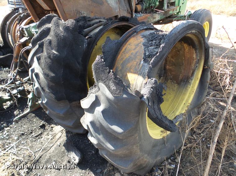 image for item DA8981 1973 John Deere 4630 tractor