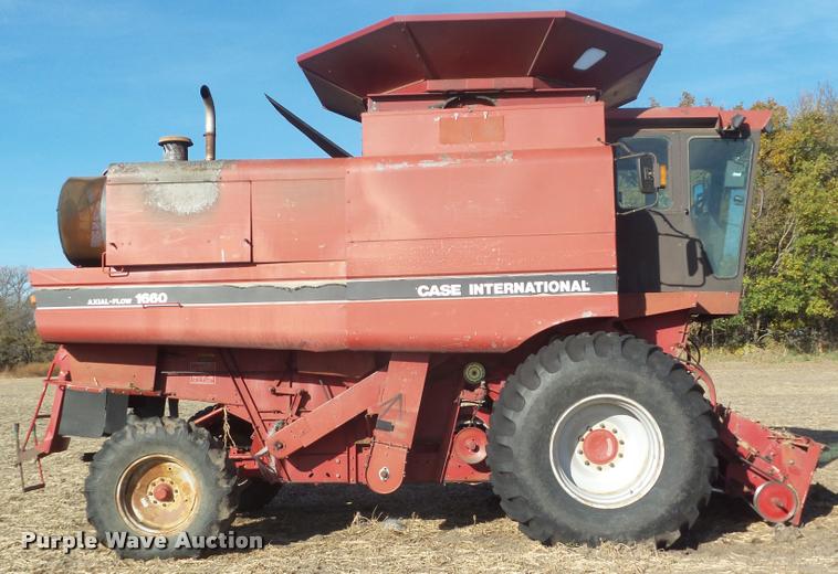 image for item DB3559 1989 Case IH 1660 combine