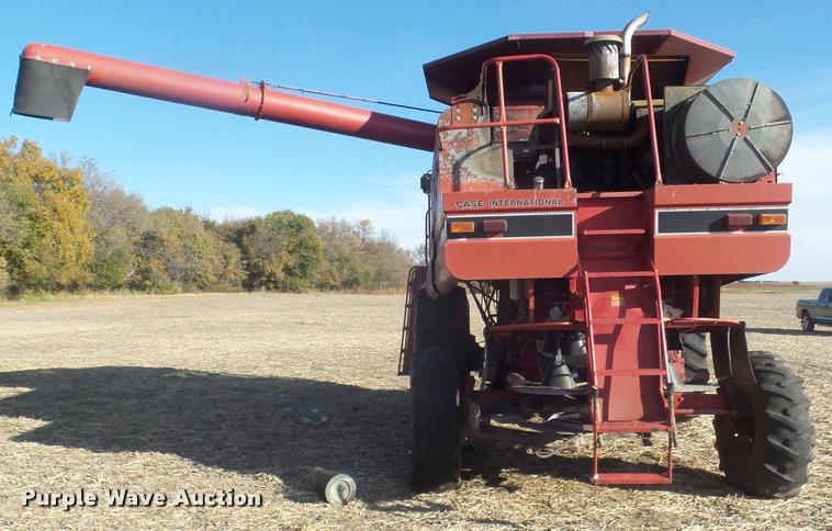 image for item DB3559 1989 Case IH 1660 combine