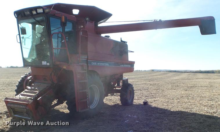 image for item DB3559 1989 Case IH 1660 combine