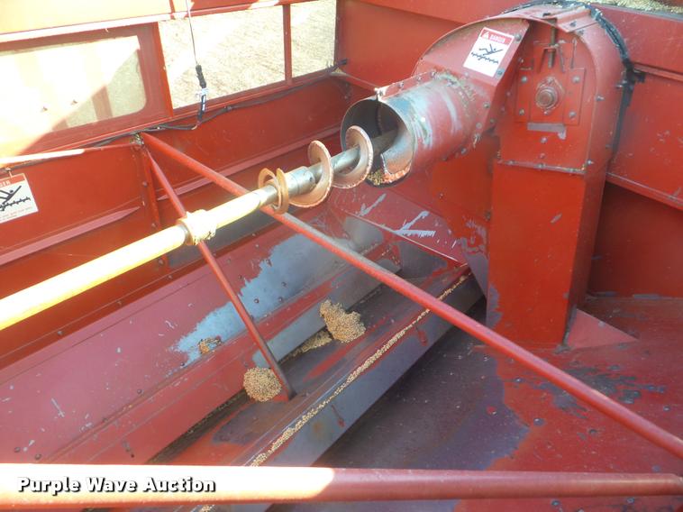 image for item DB3559 1989 Case IH 1660 combine