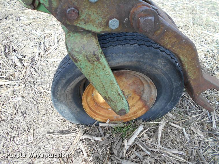 image for item DF9122 John Deere 851 hay rake