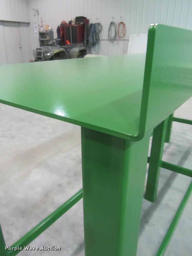 image for item F1311 Kush Manufaturing work bench