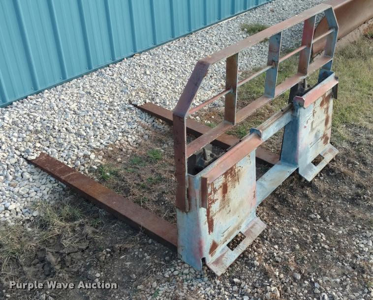 image for item F1522 MAH skid steer pallet forks