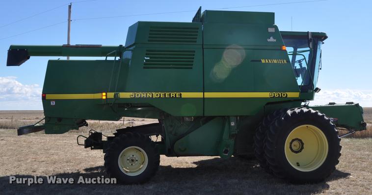image for item G7498 1998 John Deere 9610 combine