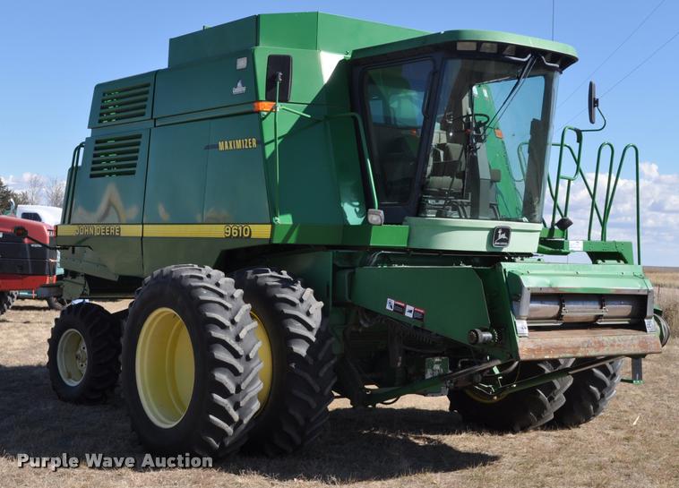 image for item G7498 1998 John Deere 9610 combine
