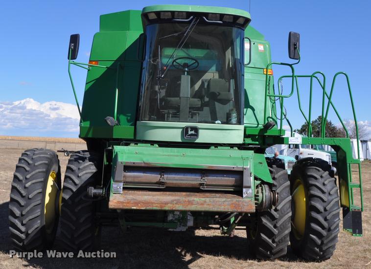 image for item G7498 1998 John Deere 9610 combine