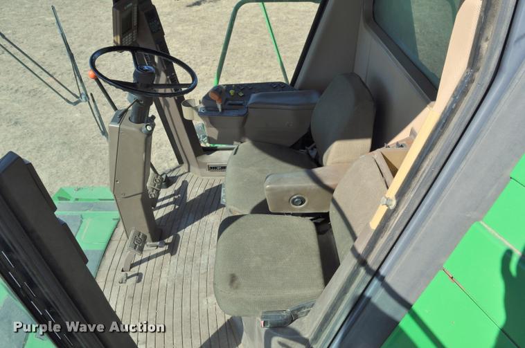 image for item G7498 1998 John Deere 9610 combine