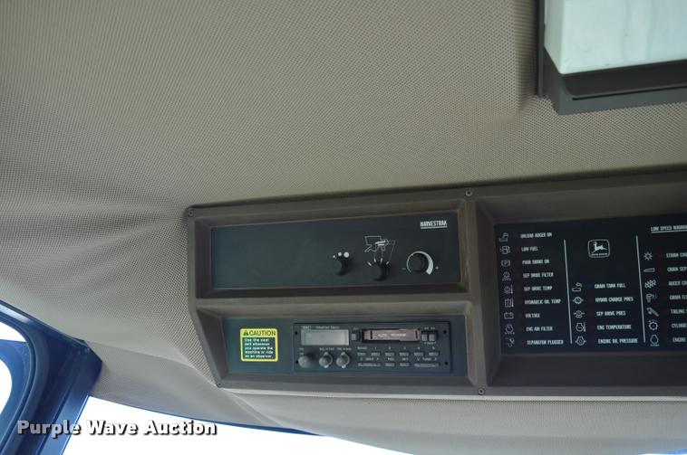 image for item G7498 1998 John Deere 9610 combine