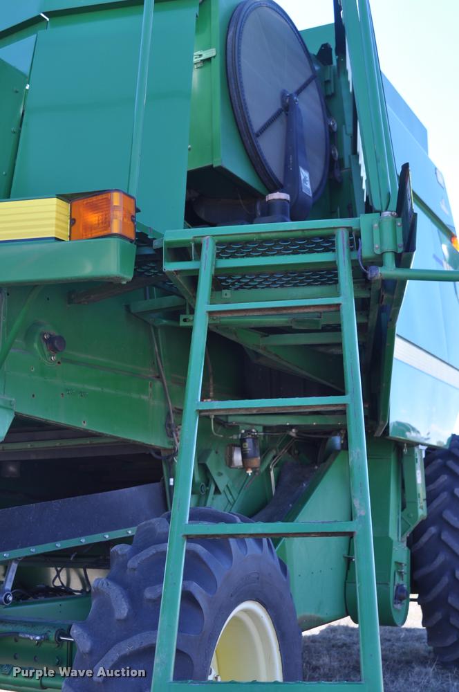image for item G7498 1998 John Deere 9610 combine
