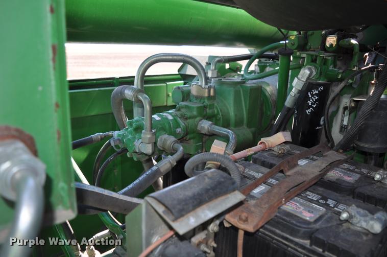 image for item G7498 1998 John Deere 9610 combine