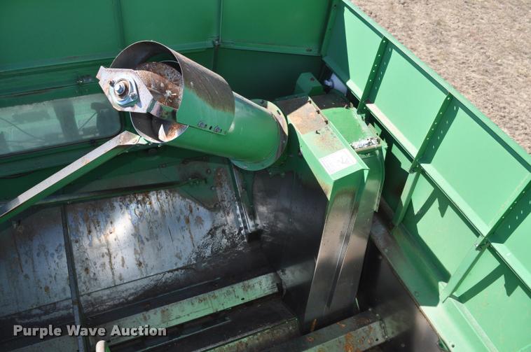 image for item G7498 1998 John Deere 9610 combine