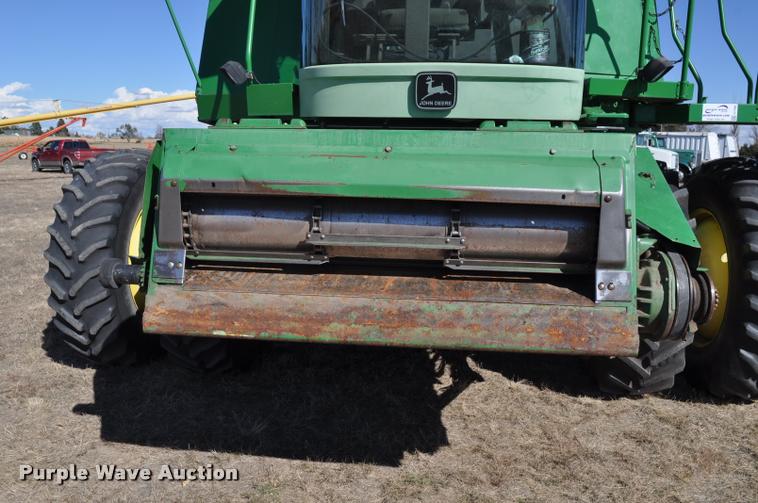 image for item G7498 1998 John Deere 9610 combine